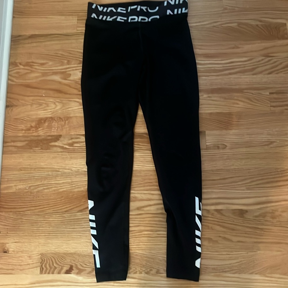 Women’s Nike pro leggings